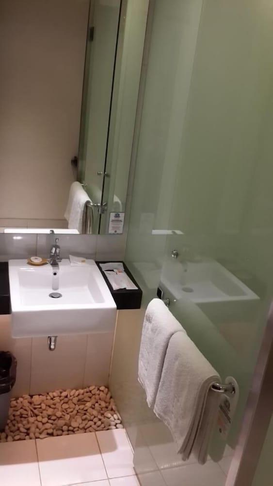 V Hotel Tebet Jakarta Exterior foto