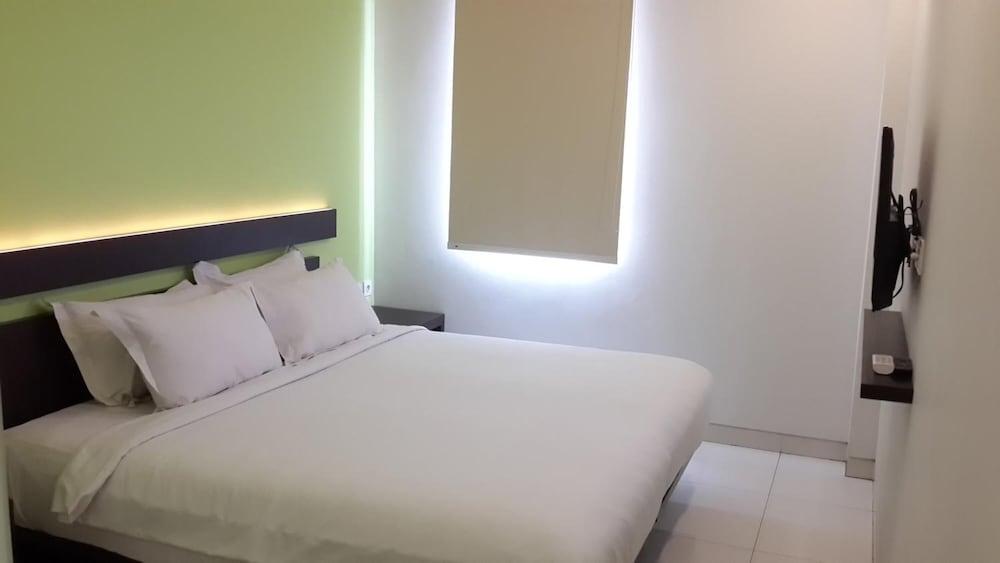 V Hotel Tebet Jakarta Exterior foto