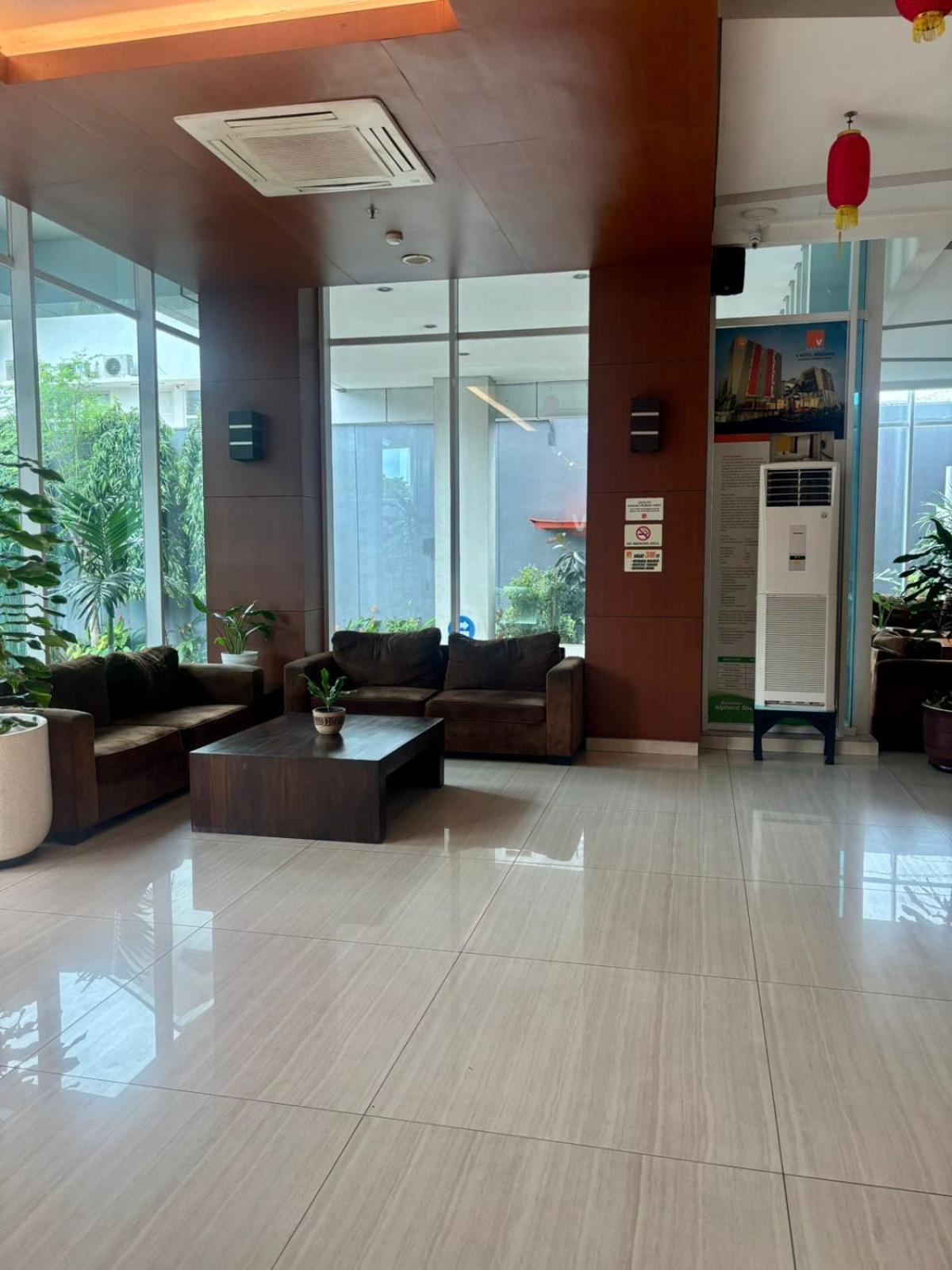 V Hotel Tebet Jakarta Exterior foto